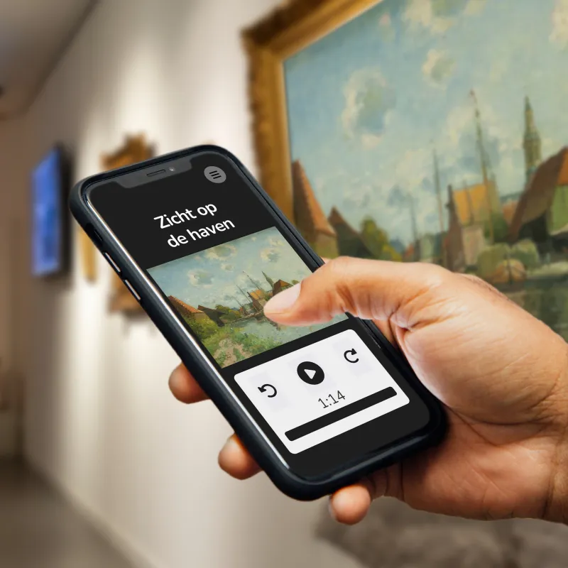 Erfgoedtour smartphone mockup showing a museum tour